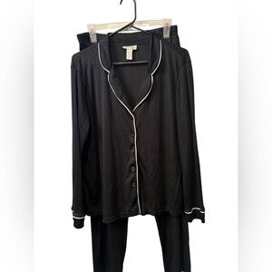 Women’s Just Be Black Pajama Set with White Piping Size large